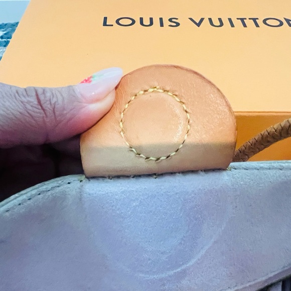 COPY - AUTHENTIC Louis Vuitton Propriano - Picture 3 of 16